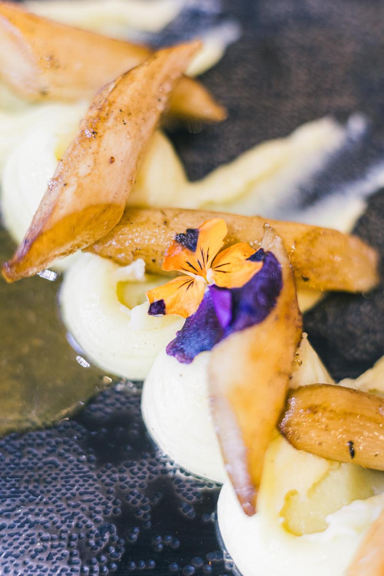 Logis Hotel & Restaurant Le Soleil D'Or Montigny-la-Resle Екстериор снимка